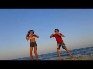 Dancing Las Ketchup :)